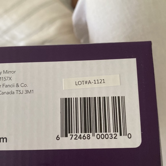 Sora Dual powered Vanity Mirror LED’s mimic the natural sunlight - Picture 13 of 13